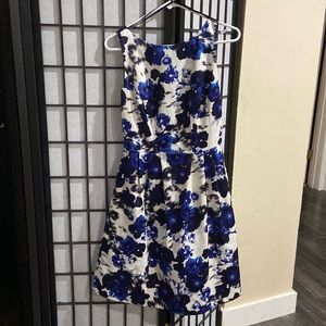 Vince Camuto dress with pockets, size 6